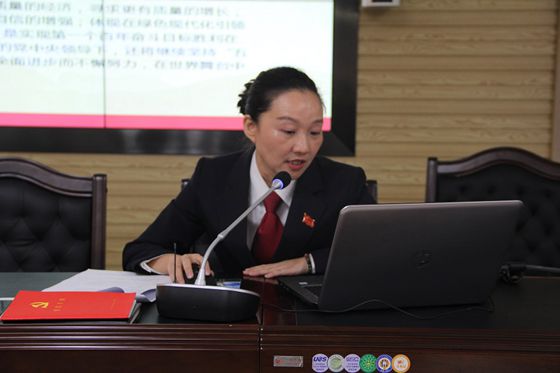 领导带领学习.JPG