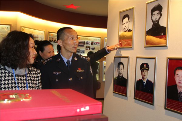 京山县公安局到京山法院交流党建工作2.jpg