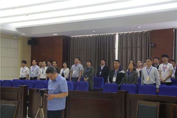京山法院邀请县纪委监委干部和企业员工旁听职务犯罪案件庭审  .jpg